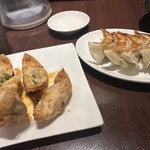 石庫門 高田馬場店 - 揚げ餃子と餃子