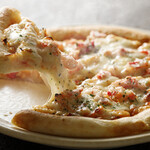 近江町・海鮮市場料理 市の蔵 - かにチーズピザ