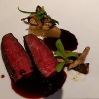 モトイ - 一ヵ月熟成の大分産黒毛和牛のロティ