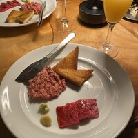 カルネジーオ イースト - 