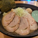 蓮 - 叉焼ラーメン 醤油味（940円）大盛り、味玉、無料！