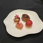 ガストロノミー ジョエル・ロブション - 