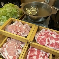 しゃぶしゃぶ・創作料理居酒屋 豚吟 栄店 - 