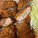藤乃木 - 【2日目】日曜日 上ヒレカツ定食2100円+おろし100円別盛り。すんごいボリューム