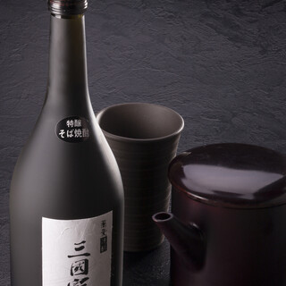 蕎麦と相性の良い辛口の地酒やこだわりのクラフトビールをご用意