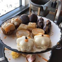 ザ タヴァン グリル＆ラウンジ - 