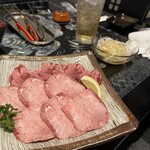 八丸 - タンの盛り合わせ