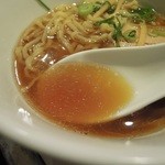 らぁめんや やしげる -  醤油らぁめん