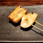 YAKITORI 燃 es - 加賀蓮根 野菜串、歯応えバッチリ、包丁技さえます
