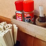 麺酒房 うさぎ家 - 卓上調味料