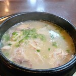 韓国家庭料理　名水 - 半鶏湯