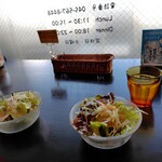 フォルトゥーナ - ランチのサラダと水