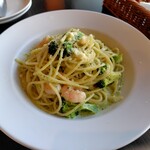 フォルトゥーナ - エビのジェノベーゼクリースソースパスタ