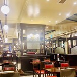 オー バカナル - 広い店内