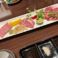 つくば 山水亭 本店 - 網焼き・国産牛三種(上ロース・上カルビ・特選カルビ)