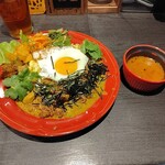 Dining Bar ティグレ - 鮭のポリヤルときのこのカレー