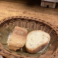 シャンパン食堂 - お代わりOKのバゲット♪