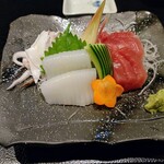 酒処みゆき - 刺身二点盛り（あおりいか・まぐろぶつ）　950円