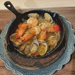 ビストロ食堂 ボナペティ - アヒージョ