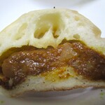MONREVE quatre - カレーパン（断面）