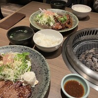 焼肉・しゃぶしゃぶ たちばな ヒルトンプラザイースト店 - 
