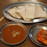 食堂・酒 たづ - 蒸し豚