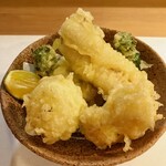 ひろ作 - 天ぷら盛り合わせでーす。