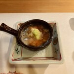 ひろ作 - 鰻と湯葉の小鍋でーす。