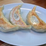 ゆたか屋 - 3個餃子、大きくて美味しいですよ