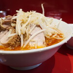 ラーメン二郎 - ラーメン半分＋ＳＫ白ネギ