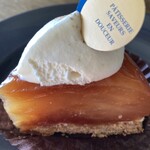 パティスリー サヴール オン ドゥスール - タルトタタン