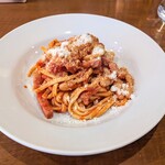 Ponte - ベーコンと白インゲン豆のトマトソース。大体２週間でランチのメニューは入れ替わってるそうです