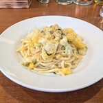 Ponte - カリフラワーとアンチョビのペペロンチーノ。ディナーのパスタはマンチーニなので生キタッラとは全く印象が変わるんじゃないでしょうか