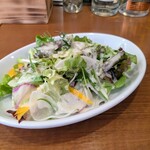 Ponte - 本日の大久保野菜。大根、サニーレタス、リーフレタス、水菜、赤水菜、コリンキー、冬瓜、カブ、トレビス、紫大根、紅芯大根
      