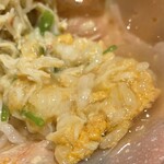 銀座 しのはら - 蟹とあん肝を酢飯に混ぜて　こんな感じ