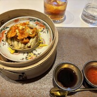 中国料理 礼華 四君子草 - 活上海蟹の蒸籠蒸し　甲羅詰め