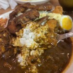 ビック鯛はのぼる - カレーはコクがあり美味しい