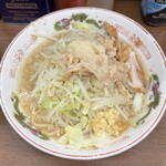 275890424 - 小ラーメン麺半分ニンニクアブラ（940円）