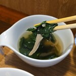 キッチン ブルー グローブ - 具沢山な、ほうれん草スープ