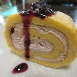 小さな街の食堂 cafe MISTY - セットのデザートはロールケーキ