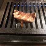 和牛焼肉大衆酒場 ホルモン博多春吉のじゃん横 - 