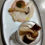 Nicolas Chevrollier - キノコと栗のムース　ギリシャ風キノコマリネ　鮮魚のカルパッチョ