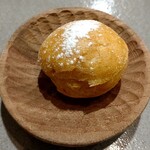 Nicolas Chevrollier - 茄子とヨーグルトのシュークリーム