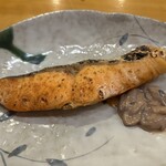 たかい - 鮭塩焼き、イカ塩辛　絶品！