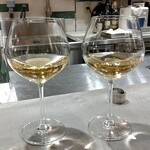 Nicolas Chevrollier - ファーストドリンクは白ワイン