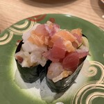 回転寿し トリトン - 海鮮爆弾軍艦