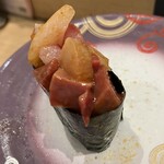 回転寿し トリトン - ぶりユッケ軍艦