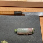 275916114 - 