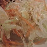 居酒屋 助ノ蔵 -  唐揚げに添えられているお野菜
