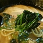 横浜ラーメン　山藤家 - たっぷりほうれん草